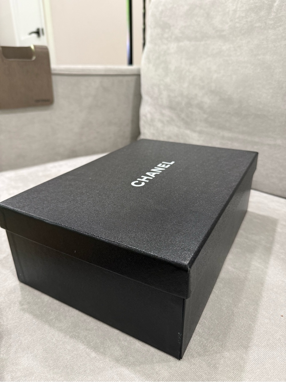 CHANEL Black Leather T-Strap Sandals with Pearl-Embellished CC - Picture 3 of 4
